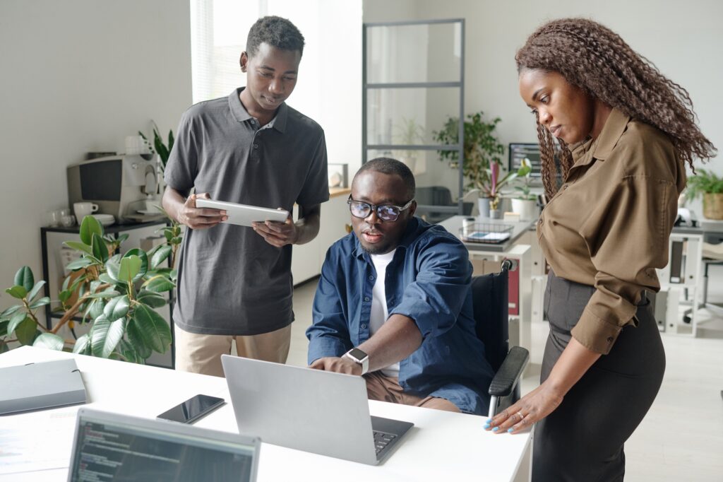 How to Build a Strong Business Network at Conferences
